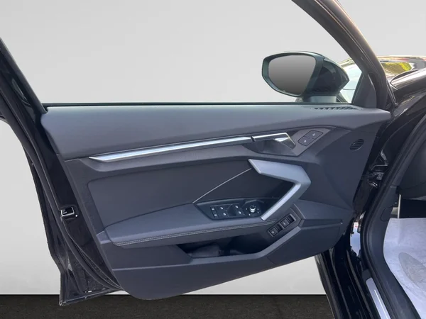 AUDI A3 Allstreet PHEV (2025) — foto 2 van 24