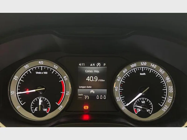 Skoda Karoq (2022) — foto 4 van 24