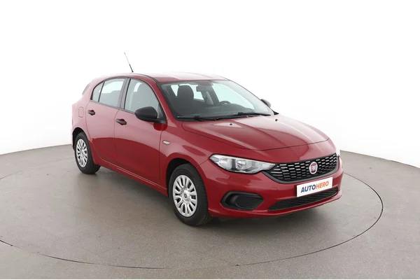 Fiat Tipo (2017) — foto 14 van 16
