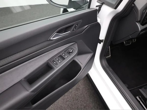 VOLKSWAGEN Golf VIII (2023) — foto 5 van 20
