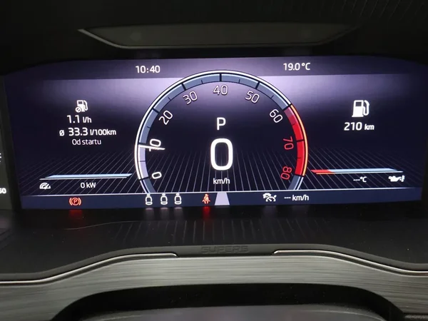 Škoda Superb (2022) — foto 12 van 21
