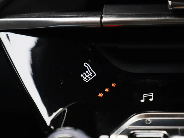 Peugeot e-208 (2023) — foto 22 van 50