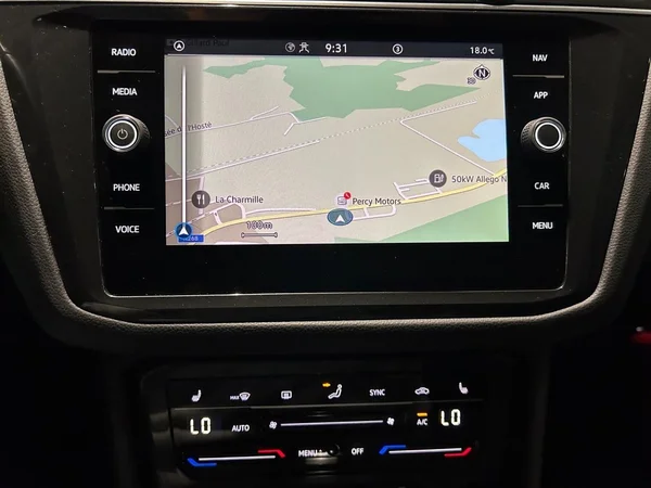 VOLKSWAGEN Tiguan (2022) — foto 5 van 22
