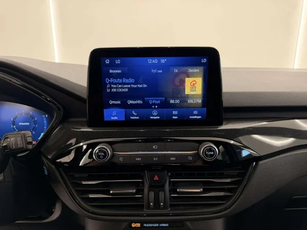 Ford Kuga (2023) — foto 4 van 24