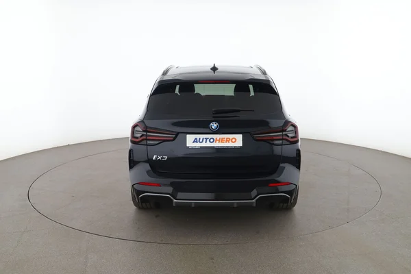 BMW iX3 (2022) — foto 11 van 16