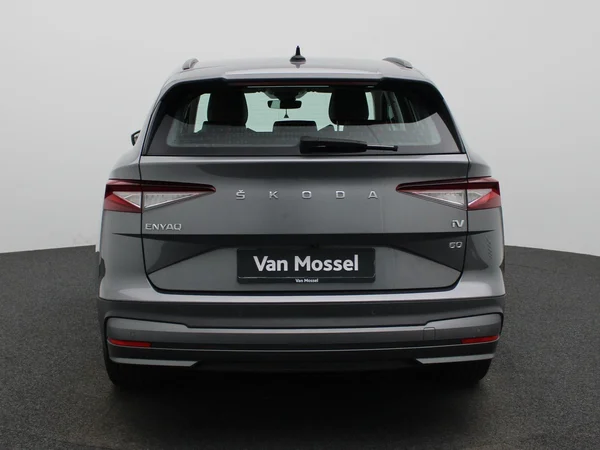 Škoda Enyaq iV (2023) — foto 34 van 37