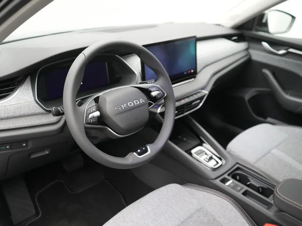 SKODA Octavia Combi (2026) — foto 2 van 27