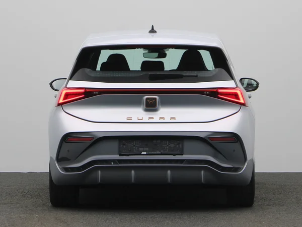 CUPRA Born (2024) — foto 18 van 22