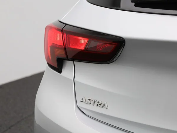 Opel Astra (2021) — foto 27 van 36