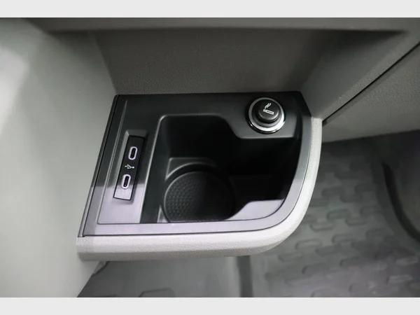 VOLKSWAGEN T6.1 California (2023) — foto 11 van 25