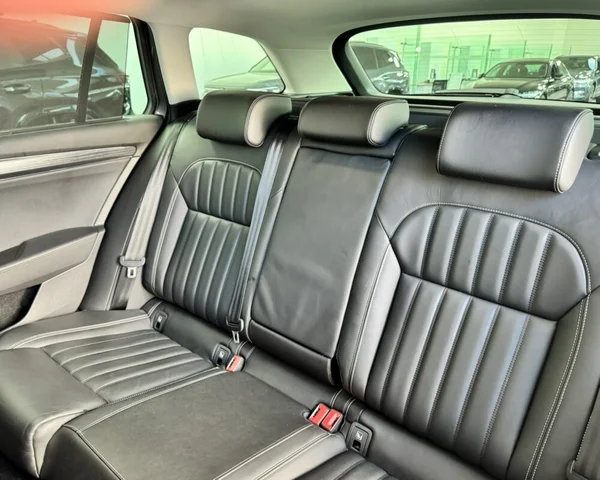 Skoda Superb (2022) — foto 13 van 30