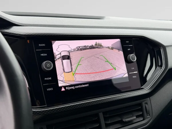 VOLKSWAGEN T-Cross (2023) — foto 9 van 18
