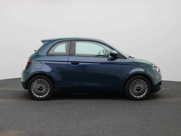 Fiat 500e (2022) — foto 34 van 36