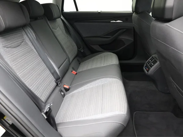 SKODA Superb Combi (2024) — foto 24 van 24