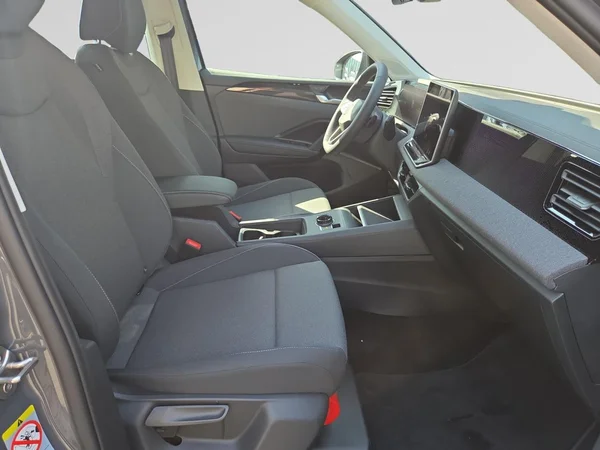 VOLKSWAGEN Tiguan (2026) — foto 10 van 19