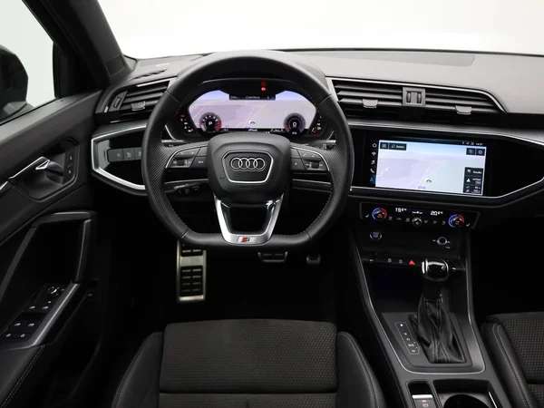 AUDI Q3 (2019) — foto 5 van 22