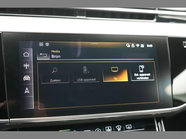 AUDI A8 Long PHEV (2024) — foto 13 van 53
