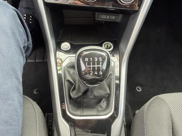 VOLKSWAGEN T-Roc (2024) — foto 10 van 23