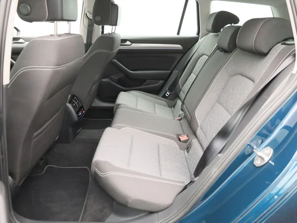Volkswagen Passat (2022) — foto 4 van 44