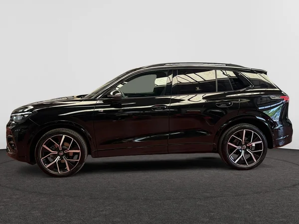 VOLKSWAGEN Tiguan (2025) — foto 12 van 24