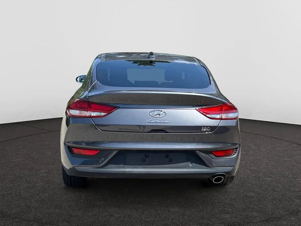 HYUNDAI i30 Fastback (2020) — foto 19 van 24