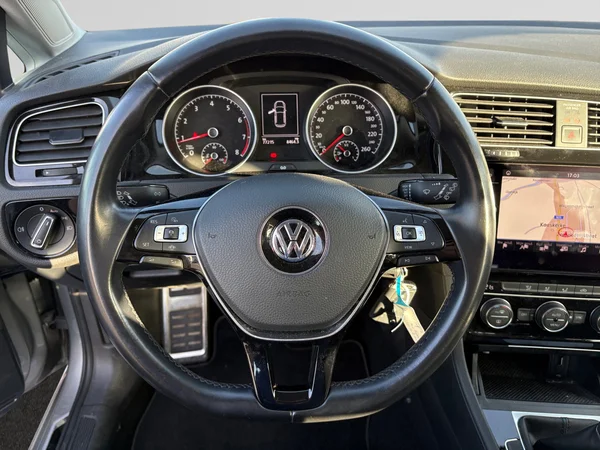 VOLKSWAGEN Golf VII (2020) — foto 2 van 20