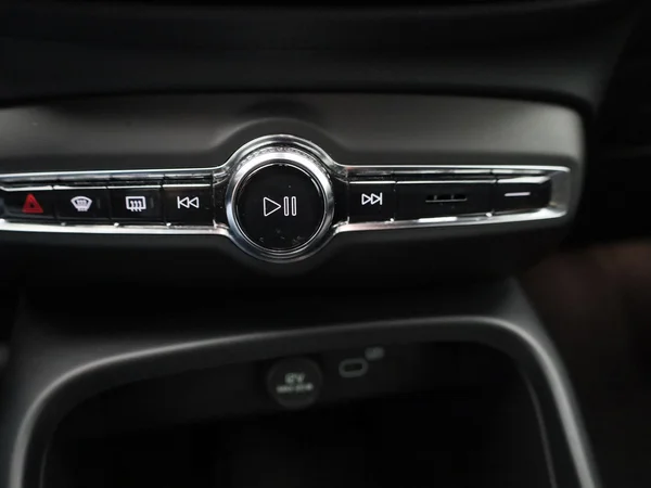 Volvo XC40 (2023) — foto 14 van 40
