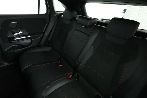 Mercedes-Benz EQA (2021) — foto 6 van 17