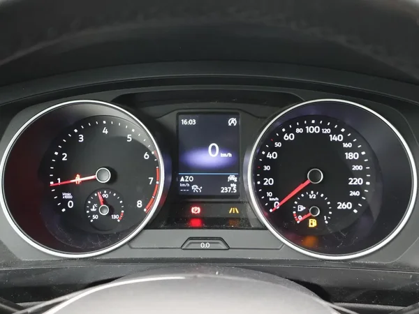 Volkswagen Tiguan (2020) — foto 8 van 29