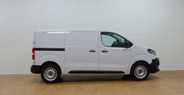 Opel Vivaro (2025) — foto 12 van 15