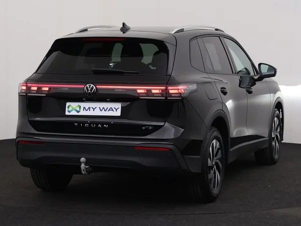 VOLKSWAGEN Tiguan (2025) — foto 11 van 18
