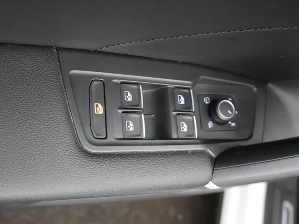 VOLKSWAGEN Tiguan Allspace (2020) — foto 20 van 30