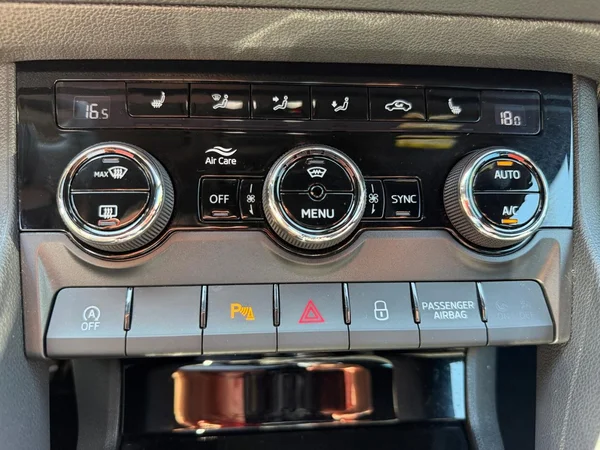 SKODA Karoq (2025) — foto 17 van 19
