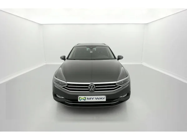 VOLKSWAGEN Passat Variant (2024) — foto 12 van 36