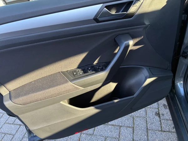 VOLKSWAGEN T-Roc (2026) — foto 6 van 24