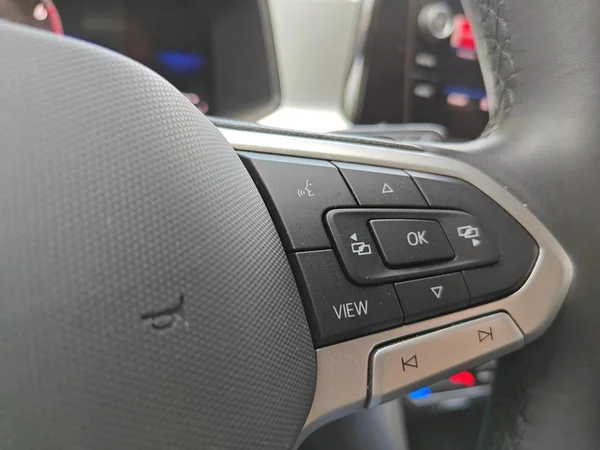 VOLKSWAGEN T-Roc (2025) — foto 3 van 17