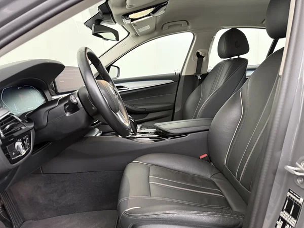 BMW 520 (2022) — foto 2 van 32
