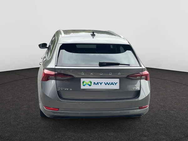 SKODA Octavia Combi (2023) — foto 16 van 21