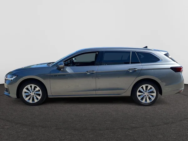 SKODA Superb Combi (2025) — foto 4 van 23