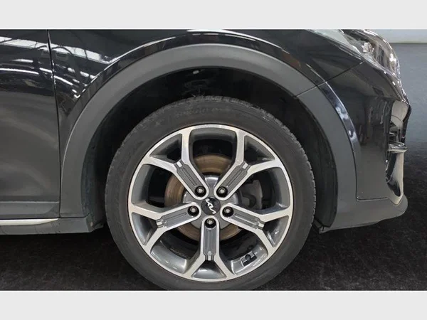 Kia XCEED (2022) — foto 33 van 33