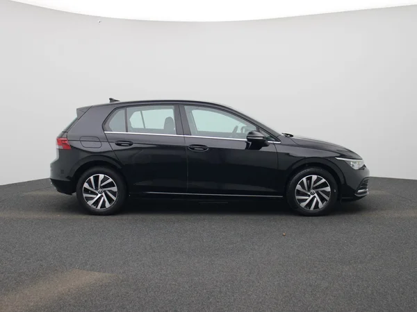 Volkswagen Golf (2023) — foto 39 van 41