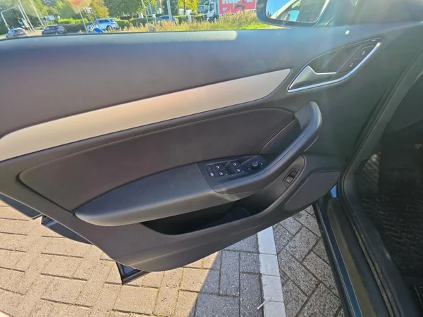 AUDI Q3 (2017) — foto 7 van 24