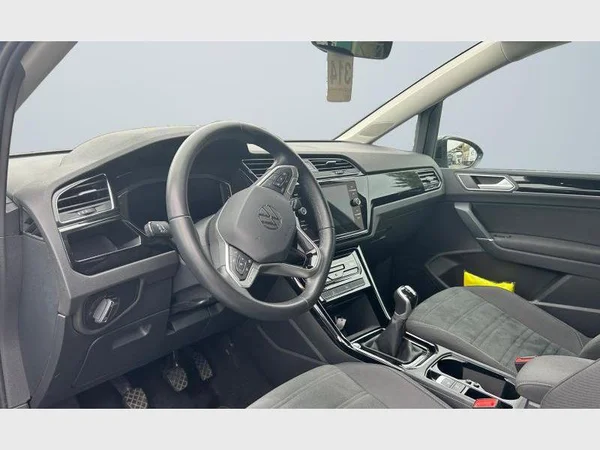 Volkswagen TOURAN (2024) — foto 28 van 29