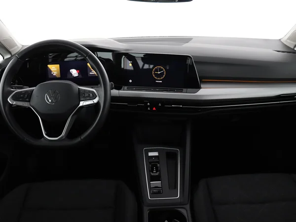 VOLKSWAGEN Golf (2024) — foto 27 van 27