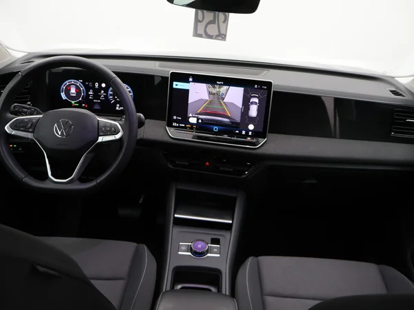 VOLKSWAGEN Tiguan (2025) — foto 3 van 27