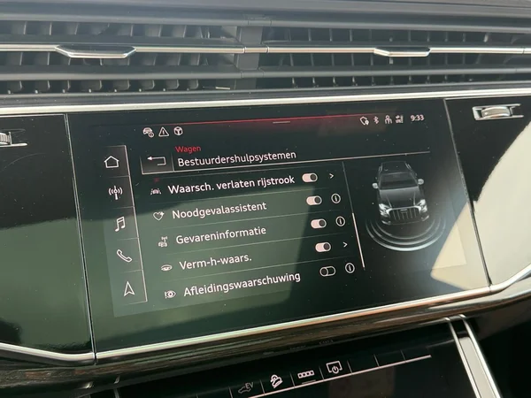 AUDI Q8 PHEV (2023) — foto 10 van 20