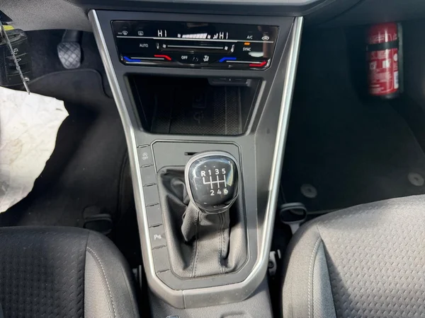 VOLKSWAGEN Taigo (2022) — foto 3 van 20