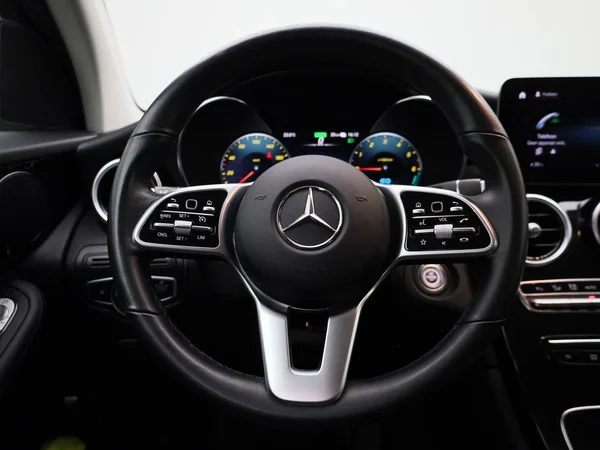 Mercedes-Benz GLC (2021) — foto 42 van 44