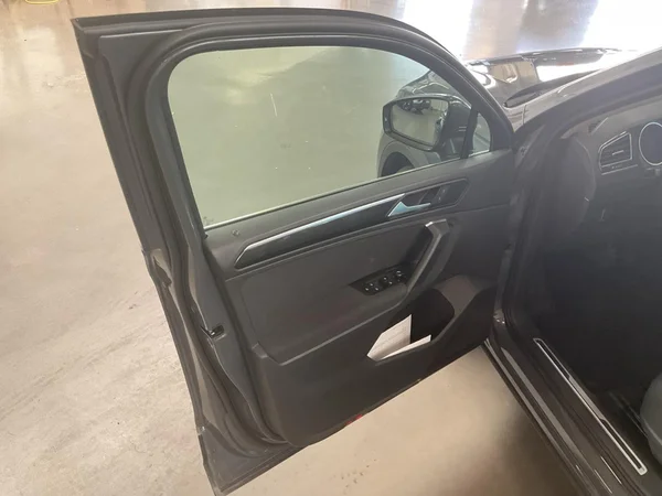 VOLKSWAGEN Tiguan (2022) — foto 7 van 20