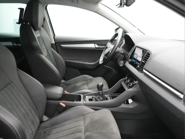 SKODA Karoq (2023) — foto 9 van 27